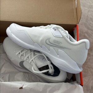 Sneakers ladies, size 8, Nike Zoom Vapor Pro HC tennis new with box